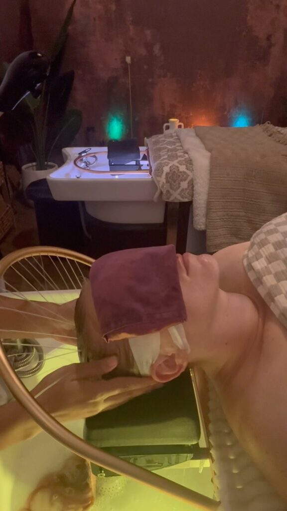 5 Signs Your Scalp Needs a Detox (And Where to Get One in Clermont)