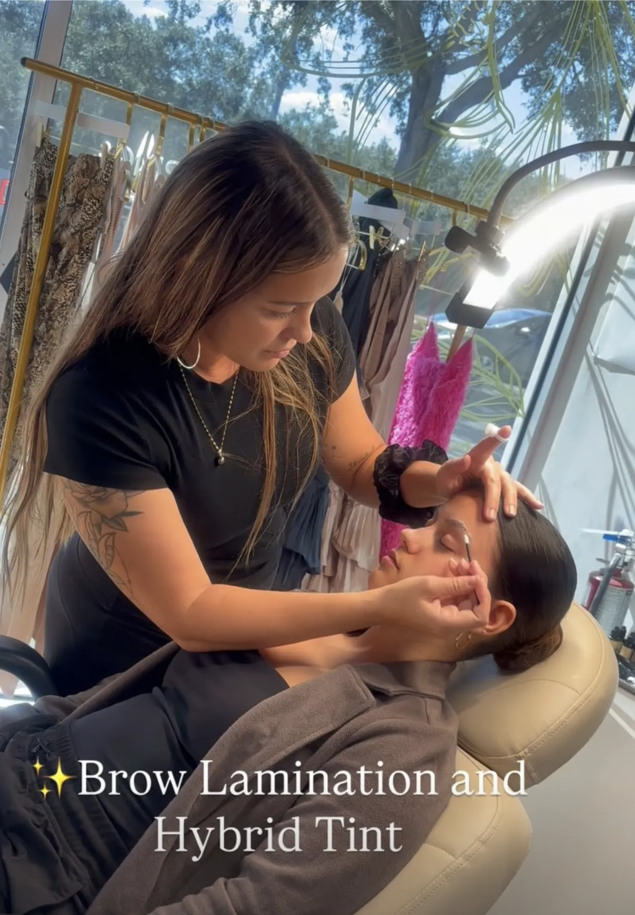 Illustration of the microblading healing process stages, showing skin recovery and color stabilization